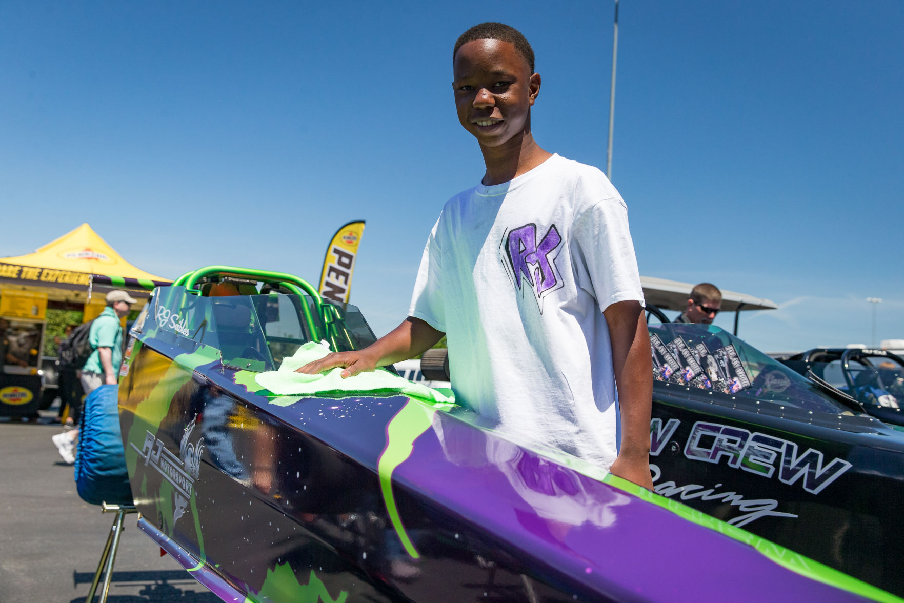 Saturday action at the NGK Spark Plugs NHRA 4-Wide Nationals.